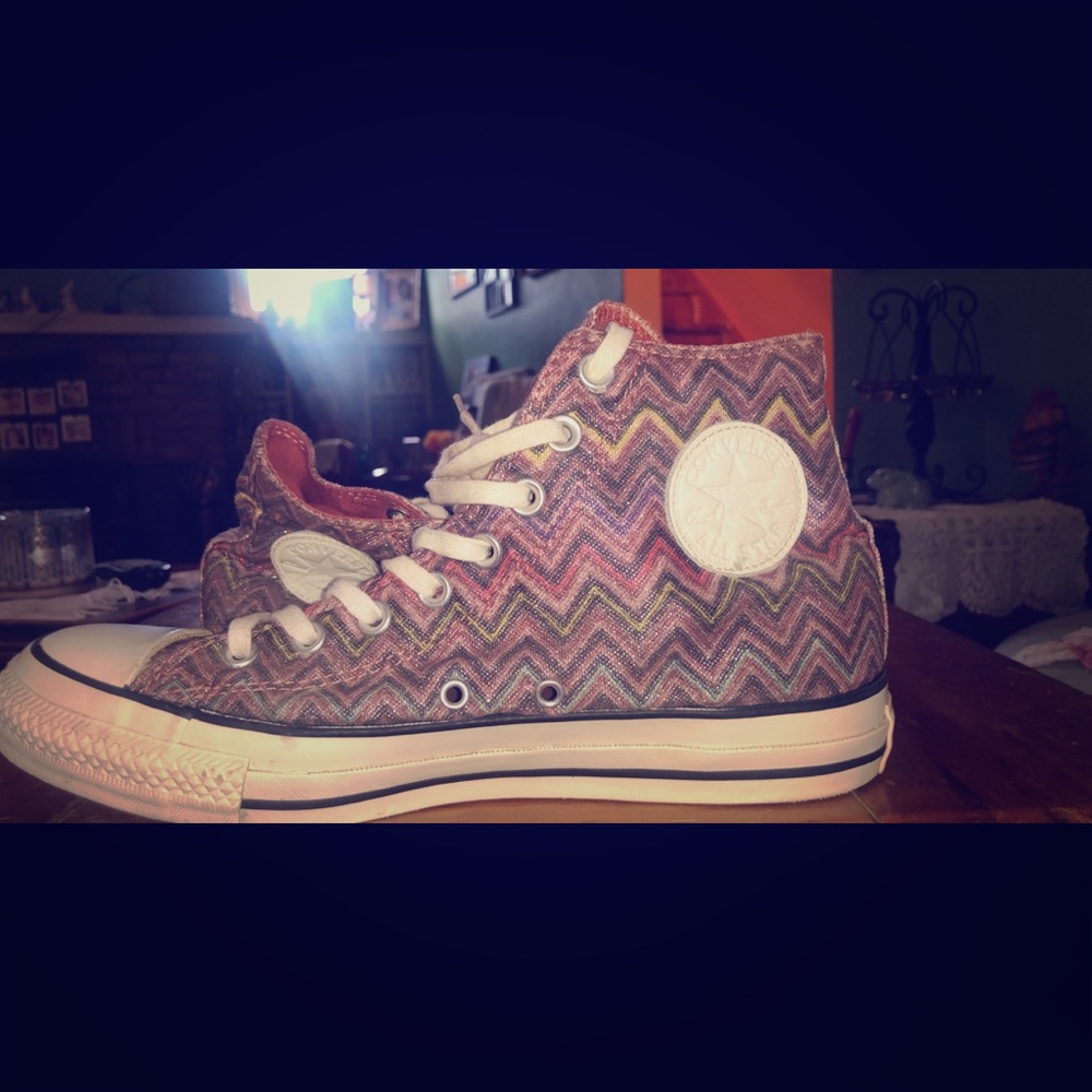 High top converse - Picture 1 of 2